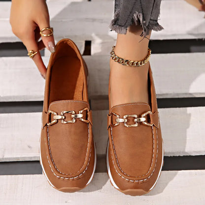 Comfortable Women's Loafers ⎜ Flat Shoes with Metal Chain and Comfortable Sole for Everyday Wear and Leisure