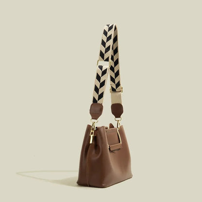 Bucket Bag for Women ⎜ Fashionable Design with Wide Shoulder Strap and Practical Carrying Function