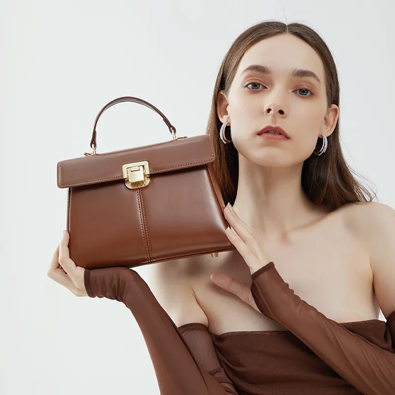 Leather Handbag for Women ⎜ Elegant Shoulder Bag with Practical Fastening and Compact Design