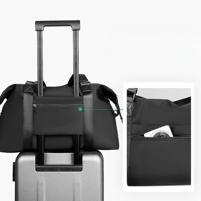 Sports Bag for Men and Women ⎜ Stylish Training Bag with Water - Repellent Material and Carrying Comfort