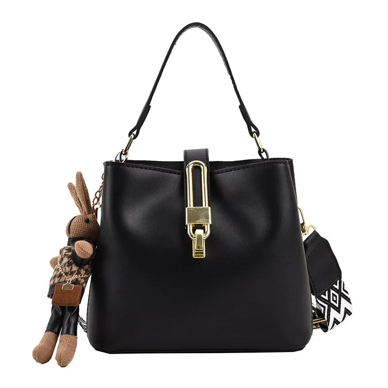 Fashionable Shoulder Bag for Women ⎜ Bucket - Style Handbag with Elegant Buckle and Adjustable Strap