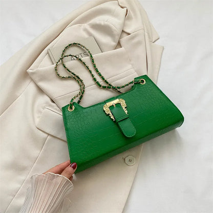 Shoulder Bag with Chain ⎜ Modern Design with Crocodile Embossing and Stylish Golden Clasp