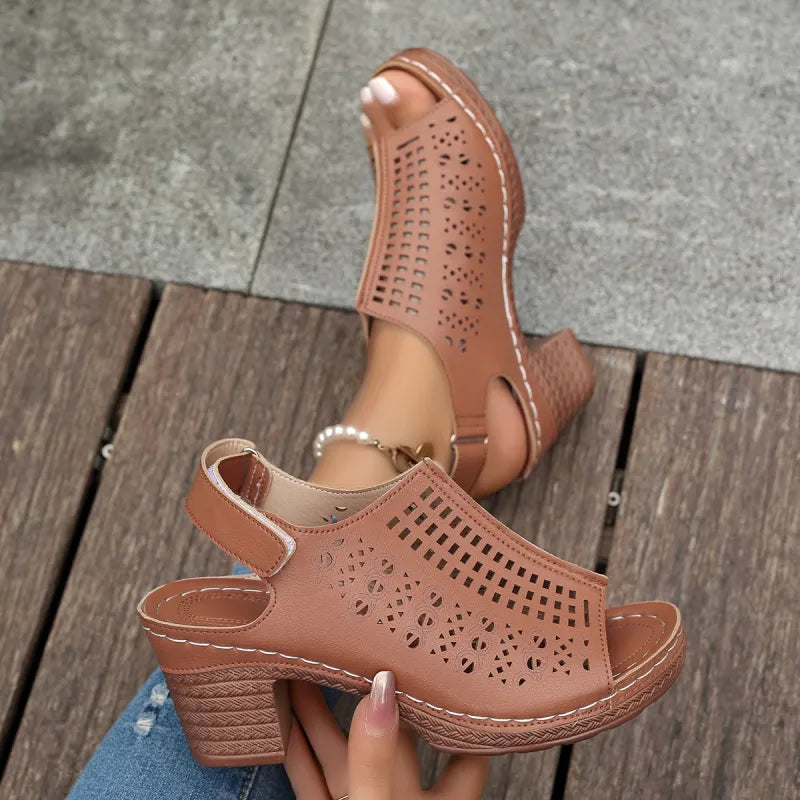 Women's Sandals with a Block Heel ⎜ Comfortable Retro - Style Summer Shoes with Cut - Outs and an Open Toe