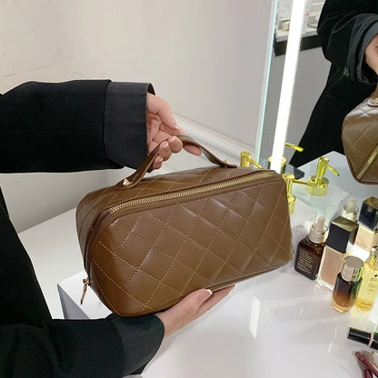Cosmetics Bag for Women ⎜ Elegant Quilted Design with Zip and Practical Carrying Handle for on the Go