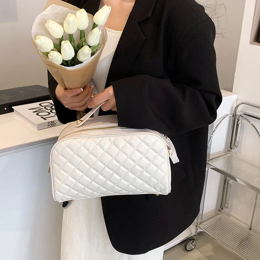 Cosmetics Bag for Women ⎜ Quilted Design in Diamond Look with Large Capacity and Practical Carrying Handle
