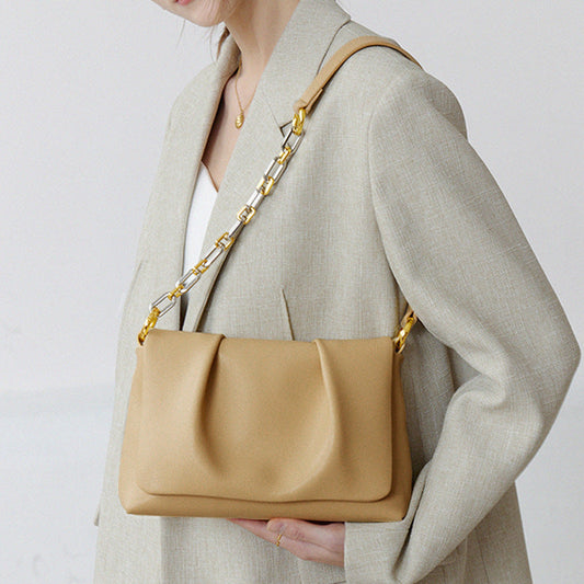 Shoulder Bag Made of Soft Material ⎜ Versatile and Stylish for Every Occasion