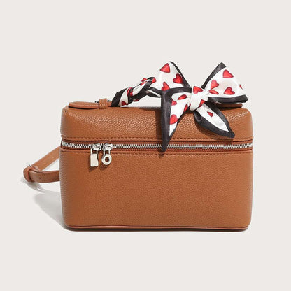 Fashionable Shoulder Bag for Women ⎜ Elegant Crossbody Bag with Heart Bow Detail
