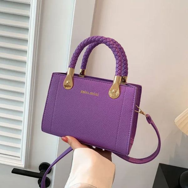 Trendy Handbag for Women ⎜ Compact Shoulder Bag with Braided Handle and Modern Design