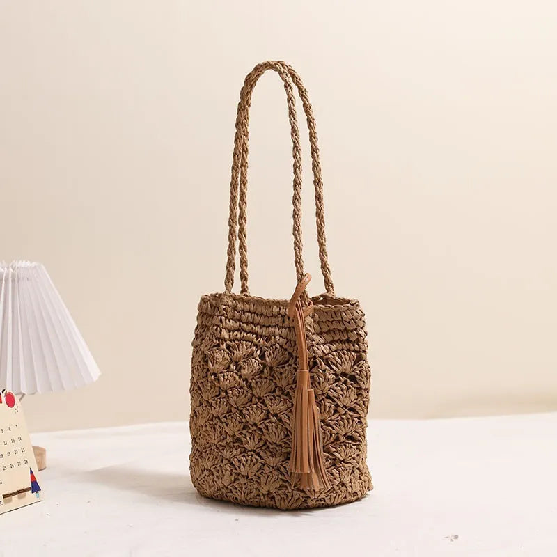 Strout Bag with Tassels ⎜ Fashionable Shoulder Bag with Fan Design for Everyday Use
