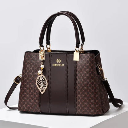 Elegant Shoulder Bag for Women ⎜ Versatile Handbag with Contrasting Colours and Generous Storage Space