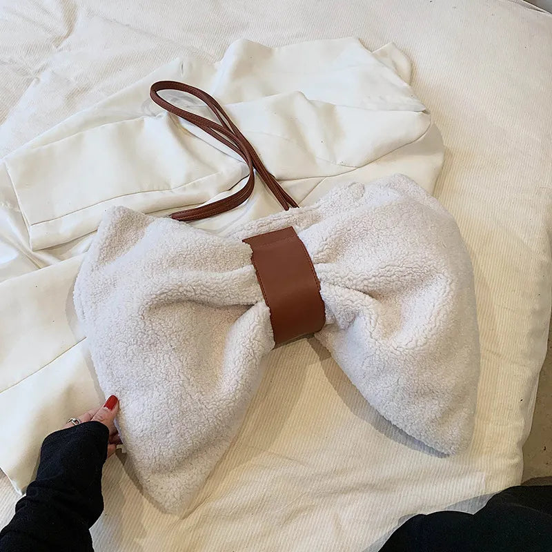 Women's Handbag ⎜ Fashionable Bag in a Bow Design with Adjustable Shoulder Strap