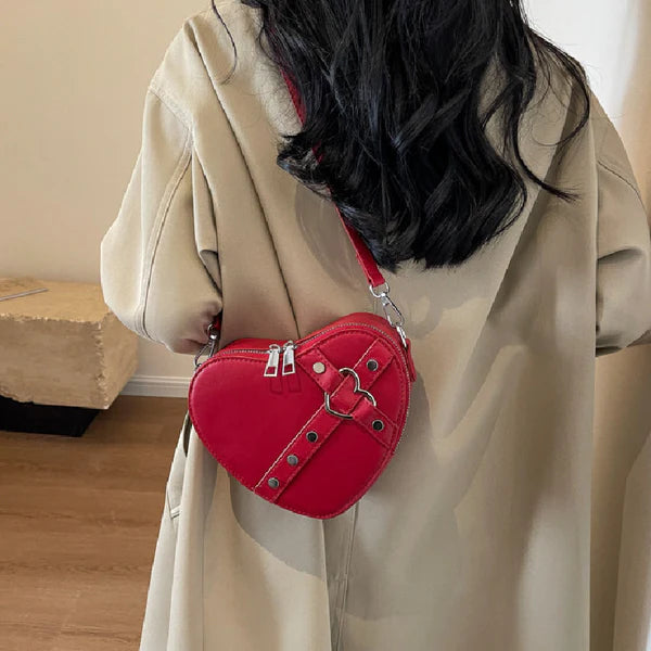 Fashionable Shoulder Bag for Women ⎜ Heart - Shaped Crossbody Bag in an Eye - Catching Design with Strap Fastening