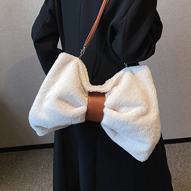 Women's Handbag ⎜ Fashionable Bag in a Bow Design with Adjustable Shoulder Strap