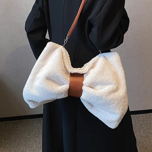 Women's Handbag ⎜ Fashionable Bag in a Bow Design with Adjustable Shoulder Strap