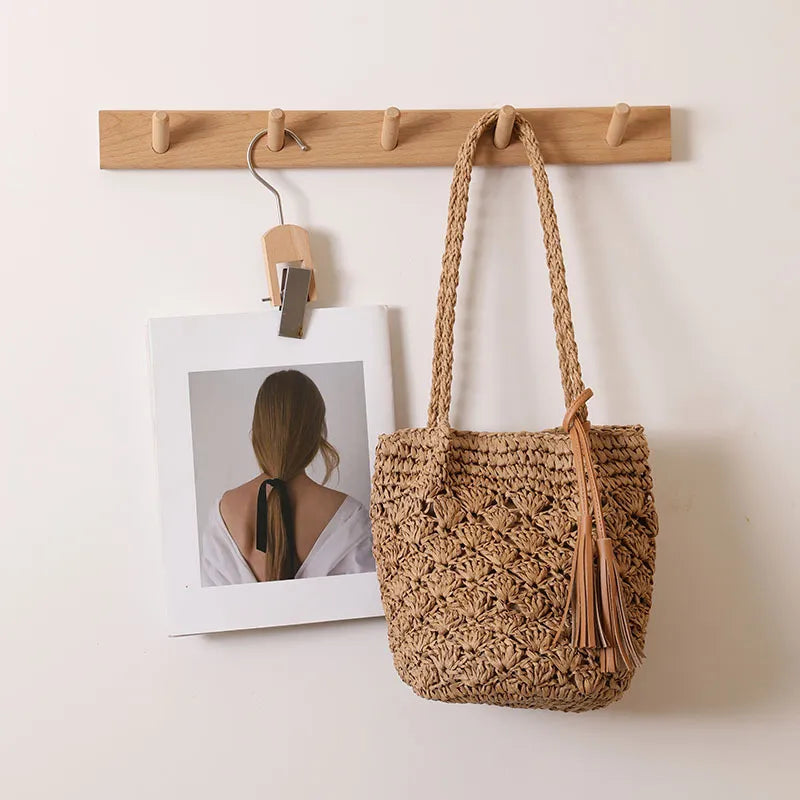 Strout Bag with Tassels ⎜ Fashionable Shoulder Bag with Fan Design for Everyday Use