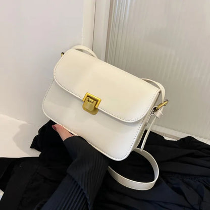 Elegant Shoulder Bag for Women ⎜ Simple Design with Gold Buckle and Adjustable Strap