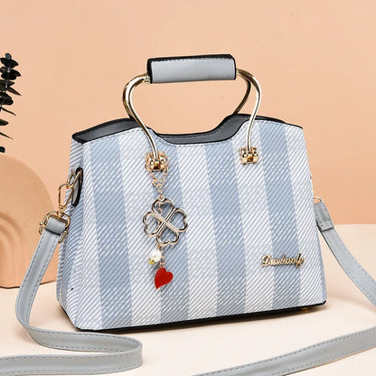 Check Pattern Handbag ⎜ Stylish Design with Heart Pendant and Plenty of Storage Space