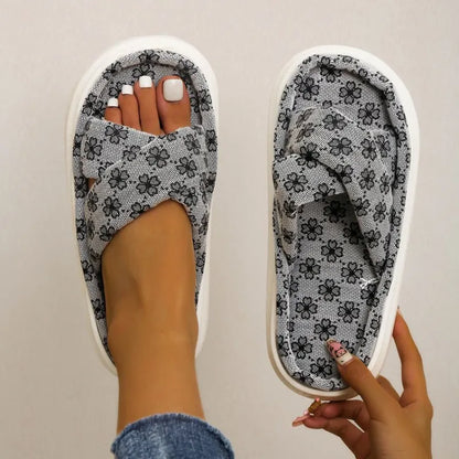 Comfortable Women's Slip - on Shoes ⎜ Breathable Shoes with Floral Pattern and Thick , Non - Slip Bottom