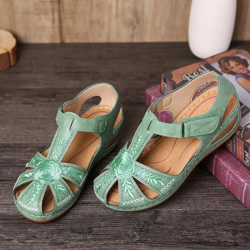 Women's Casual Sandals ⎜ Non - Slip with Soft , Lightweight Sole and Retro Design for Everyday Wear & Leisure