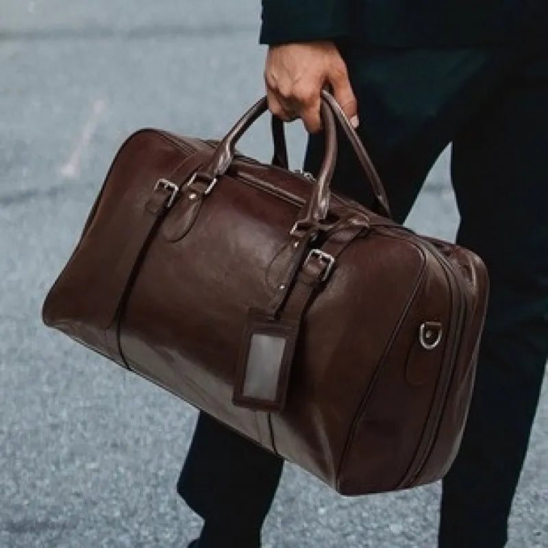 Leather Travel Bag ⎜ Large Capacity with Practical Shoulder Strap and Retro Design