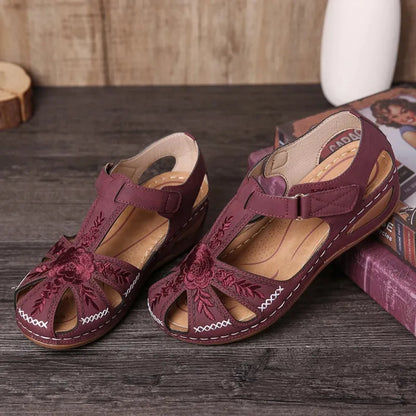 Women's Casual Sandals ⎜ Non - Slip with Soft , Lightweight Sole and Retro Design for Everyday Wear & Leisure