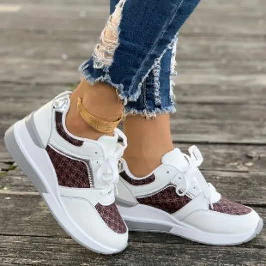 Women's Trainers ⎜ Fashionable Lace - Up Shoes with a Thick Sole and Elegant Accents for Everyday Wear