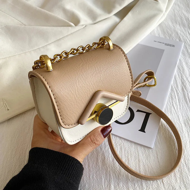 Small Shoulder Bag with Chain ⎜ Elegant Design with Golden Buckle and Minimalist Details