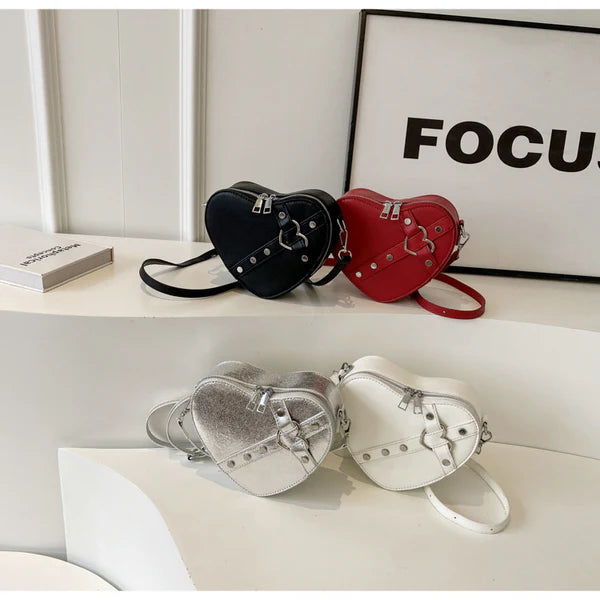 Fashionable Shoulder Bag for Women ⎜ Heart - Shaped Crossbody Bag in an Eye - Catching Design with Strap Fastening