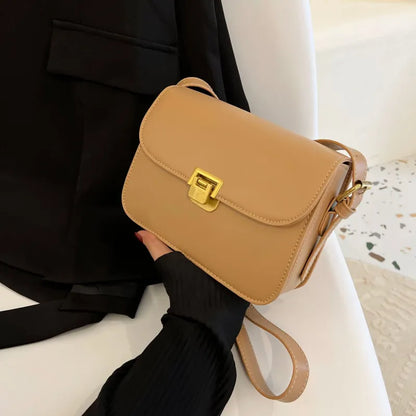 Elegant Shoulder Bag for Women ⎜ Simple Design with Gold Buckle and Adjustable Strap