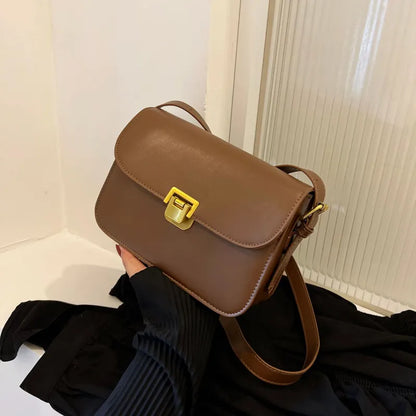 Elegant Shoulder Bag for Women ⎜ Simple Design with Gold Buckle and Adjustable Strap