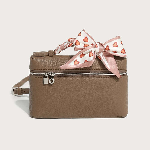 Fashionable Shoulder Bag for Women ⎜ Elegant Crossbody Bag with Heart Bow Detail