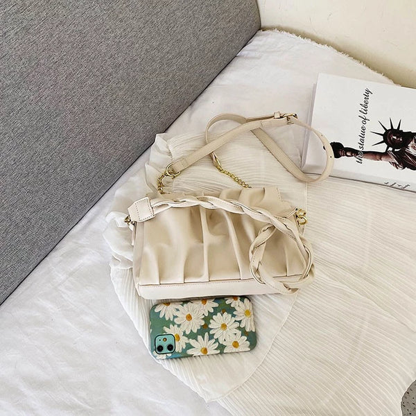 Fashionable Shoulder Bag for Women ⎜ Small Bag with Braided Handle and Stylish Pleated Design