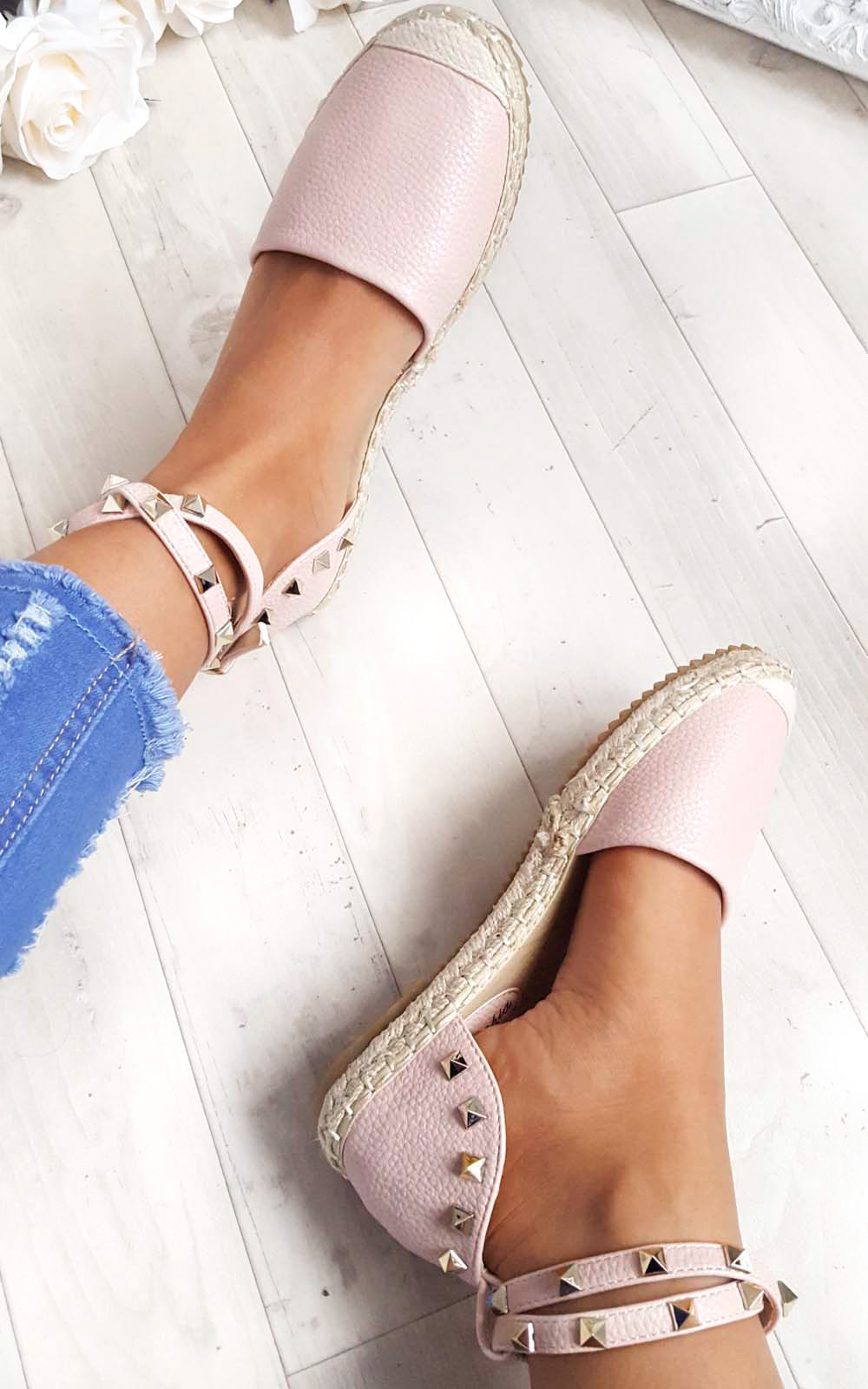 Flat Espadrilles for Women ⎜ Comfortable Shoes with Stud Appliqué and Jute Yarn Sole for Summer