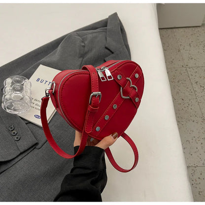 Fashionable Shoulder Bag for Women ⎜ Heart - Shaped Crossbody Bag in an Eye - Catching Design with Strap Fastening