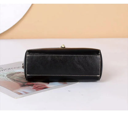 Small Leather Shoulder Bag ⎜ Elegant , Practical Design for Everyday Use