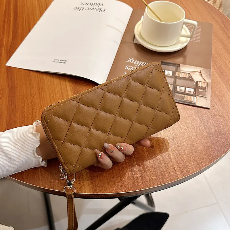 Women's Wallet in a Diamond Pattern ⎜ Elegant Long Format with Plenty of Space for Cards , Notes and Everyday Essentials