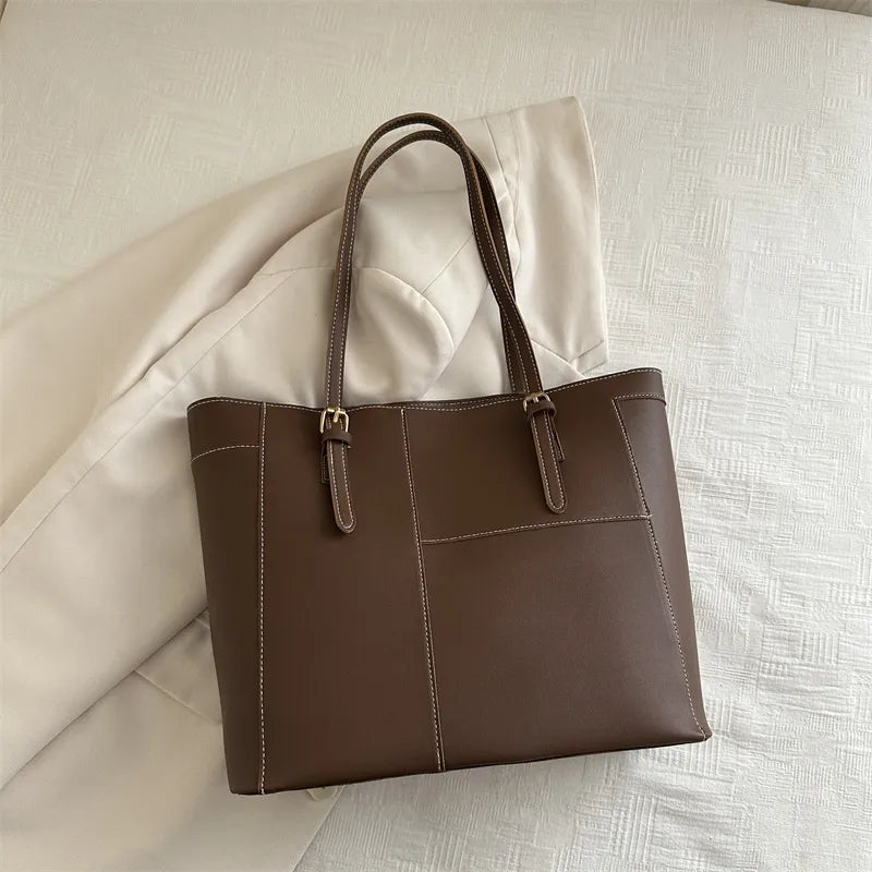 Large Handbag for Women ⎜ Practical Shoulder Bag with Plenty of Storage Space for Everyday Use