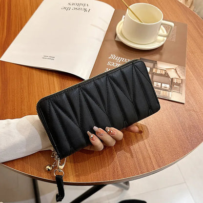 Women's Wallet in a Diamond Pattern ⎜ Elegant Long Format with Plenty of Space for Cards , Notes and Everyday Essentials