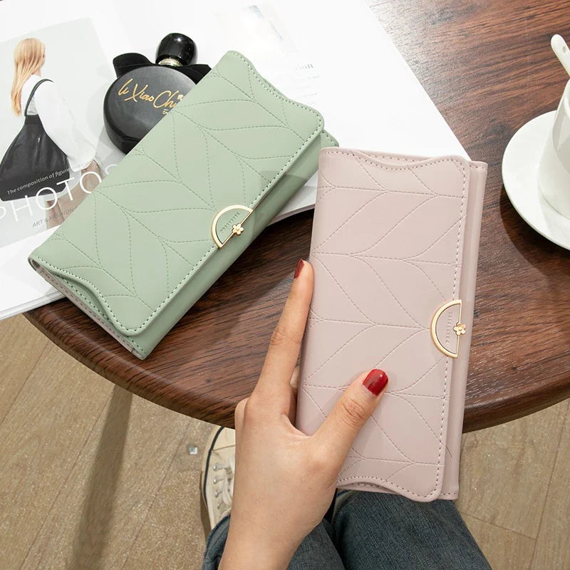 Clutch for Women ⎜ Practical Wallet with Large Capacity and Compartmentalisation