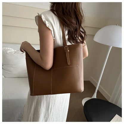 Large Handbag for Women ⎜ Practical Shoulder Bag with Plenty of Storage Space for Everyday Use