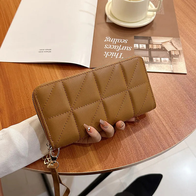 Women's Wallet in a Diamond Pattern ⎜ Elegant Long Format with Plenty of Space for Cards , Notes and Everyday Essentials