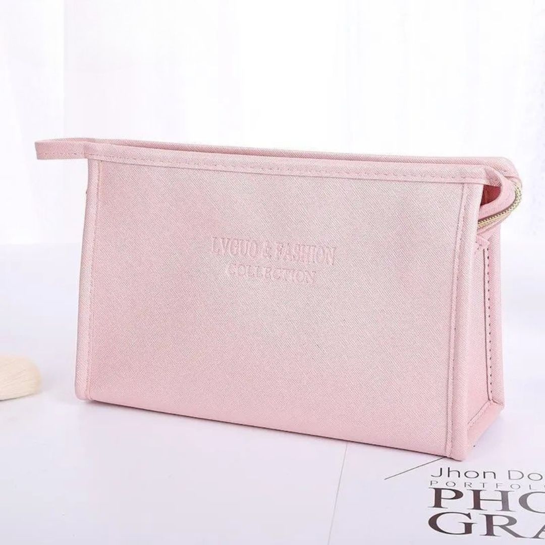 Cosmetics Bag for Travelling ⎜ Waterproof Storage with Zip and Practical Carrying Handle