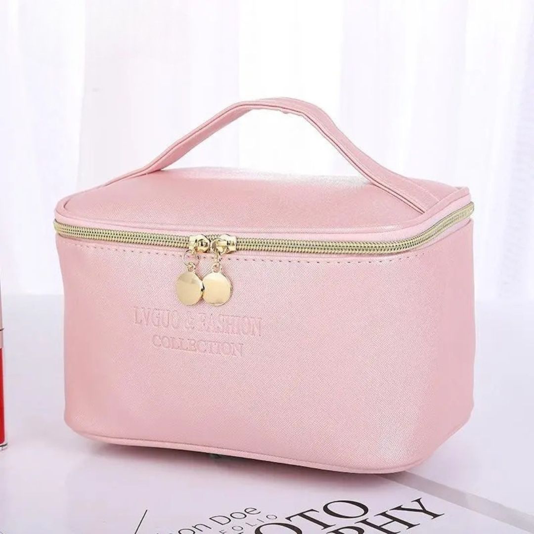 Cosmetics Bag for Travelling ⎜ Waterproof Storage with Zip and Practical Carrying Handle