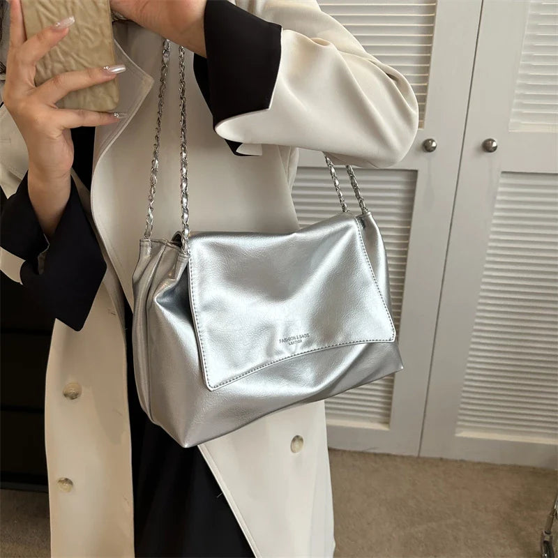 Retro Handbag for Women ⎜ Spacious Design with Chain Handle and Cute Pendant