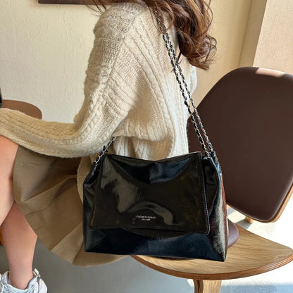 Retro Handbag for Women ⎜ Spacious Design with Chain Handle and Cute Pendant