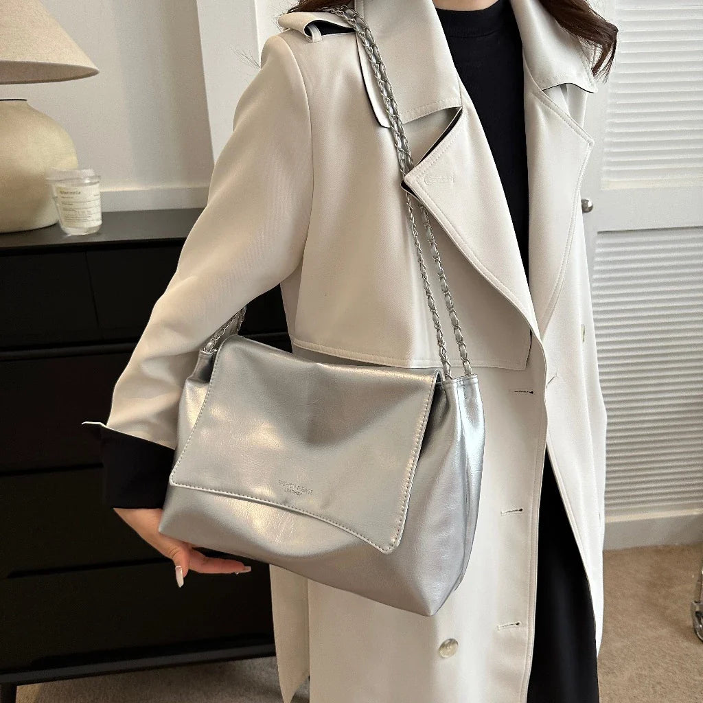 Retro Handbag for Women ⎜ Spacious Design with Chain Handle and Cute Pendant