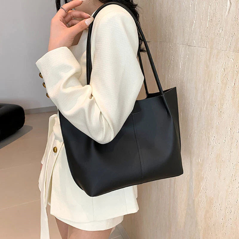 Retro Two - Piece Set ⎜ Elegant Bag with Practical Cosmetic Bag and Plenty of Storage Space