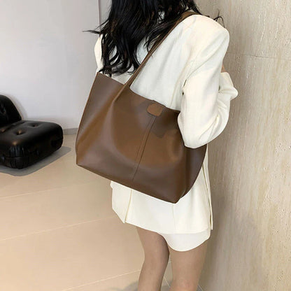 Retro Two - Piece Set ⎜ Elegant Bag with Practical Cosmetic Bag and Plenty of Storage Space