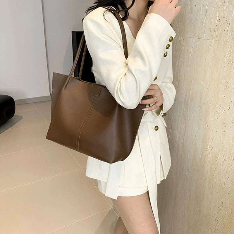 Retro Two - Piece Set ⎜ Elegant Bag with Practical Cosmetic Bag and Plenty of Storage Space