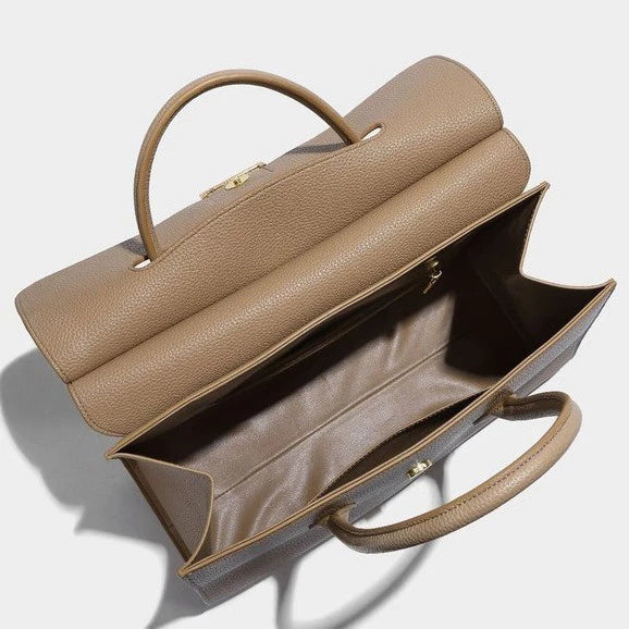 Elegant Shoulder Bag for Women ⎜ Large Handbag with a Practical Design and Elegant Fastening